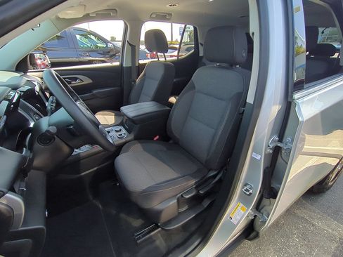 Used 2019 Chevrolet Traverse LS w/ LPO, Blackout Package FWD image 18