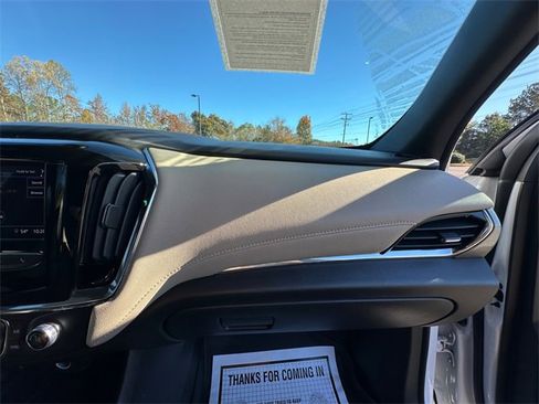 Used 2023 Chevrolet Traverse LS image 16