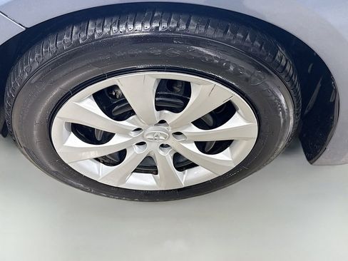 Used 2024 Toyota Corolla LE image 29