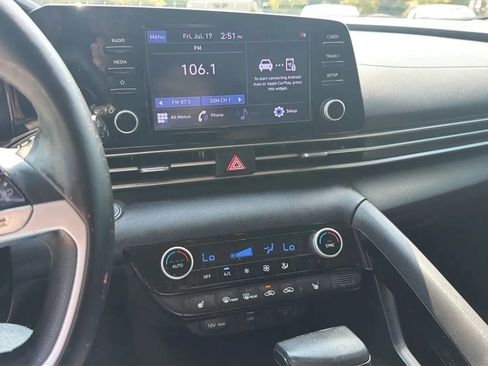 Used 2021 Hyundai Elantra SEL w/ Convenience Package FWD image 13