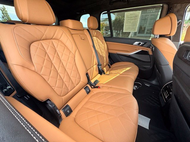 Certified 2025 BMW X7 xDrive40i w/ M Sport Package AWD/4WD image 10
