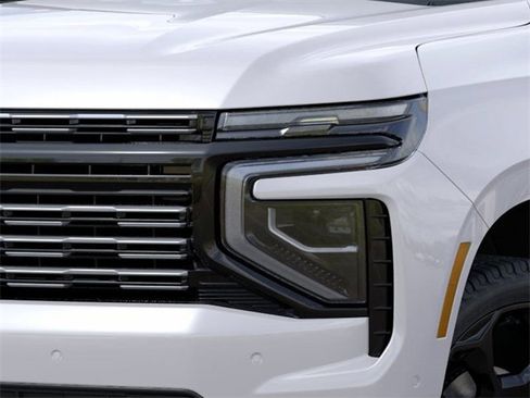 New 2025 Chevrolet Suburban High Country image 10