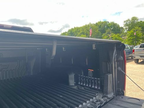 Used 2023 Chevrolet Silverado 1500 LT AWD/4WD image 11