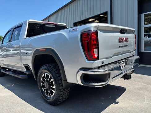Used 2020 GMC Sierra 2500 SLE w/ SLE Value Package; AWD/4WD image 8