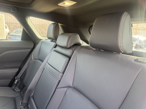 Certified 2025 Toyota Crown Signia image 16