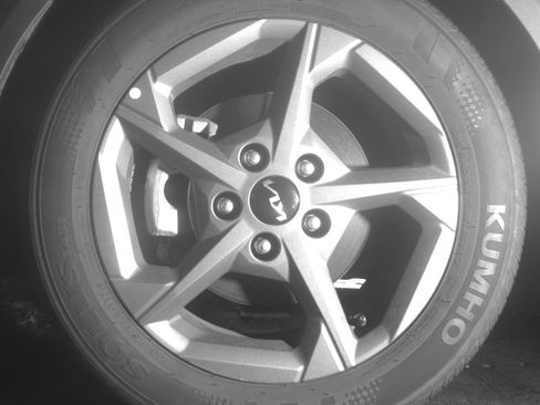 Used 2025 Kia K4 FWD image 12