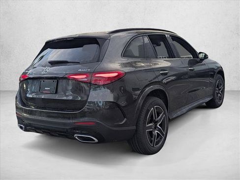 Used 2026 Mercedes-Benz GLC 300 4MATIC image 2