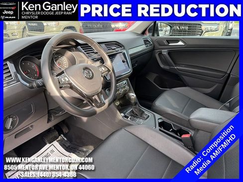 Used 2020 Volkswagen Tiguan SE image 18