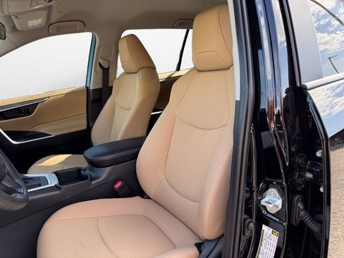 Certified 2025 Toyota RAV4 LE image 9