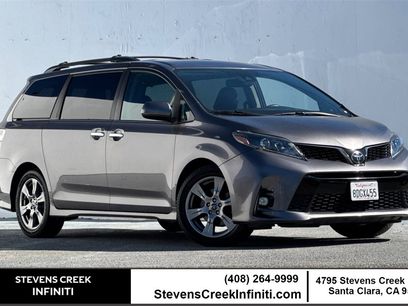 Used 2018 Toyota Sienna SE