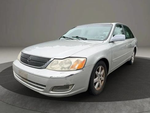 Used 2000 Toyota Avalon XL FWD image 1