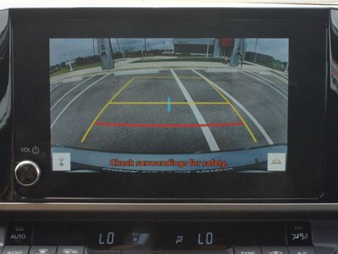 Used 2025 Toyota Camry SE FWD image 7
