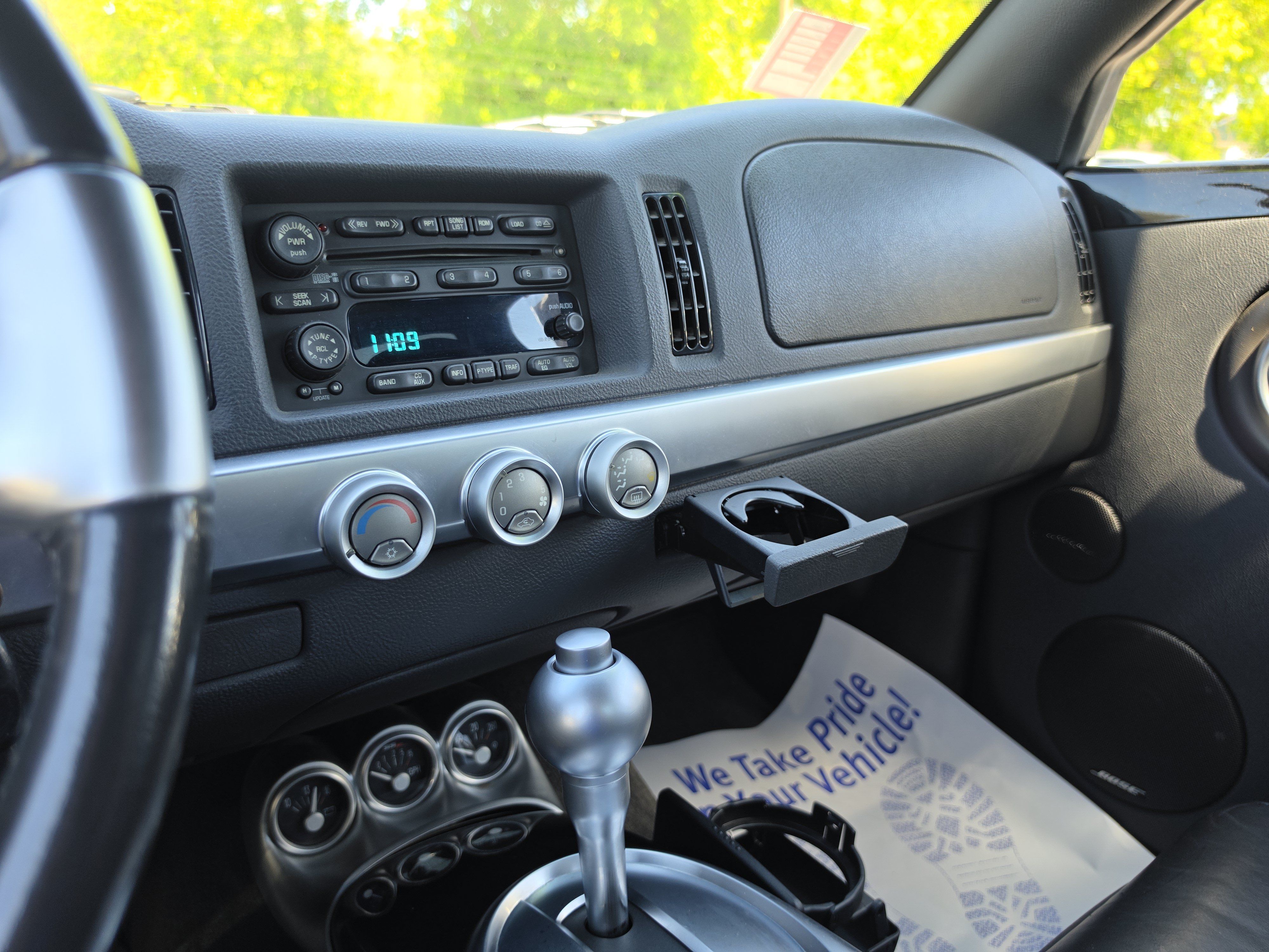 Used 2004 Chevrolet SSR w/ Preferred Equipment Group RWD image 27