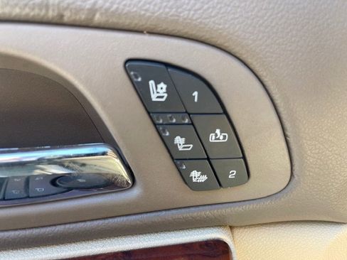 Used 2013 Chevrolet Suburban LTZ image 11