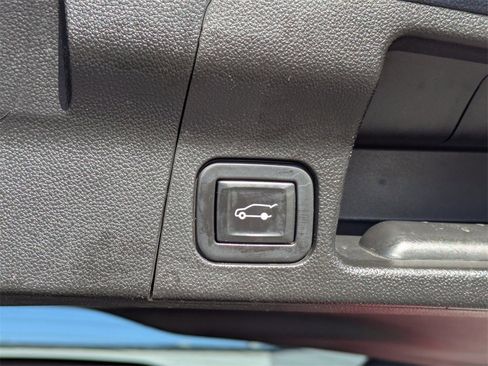 Used 2021 GMC Acadia SLT w/ Elevation Edition image 11