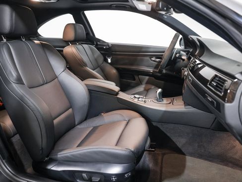 Used 2011 BMW M3 Coupe image 25