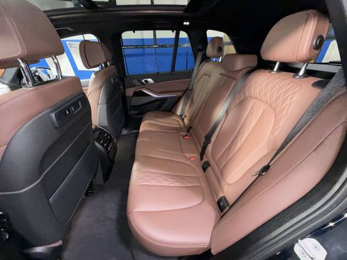 Used 2021 BMW X5 M50i AWD/4WD image 32