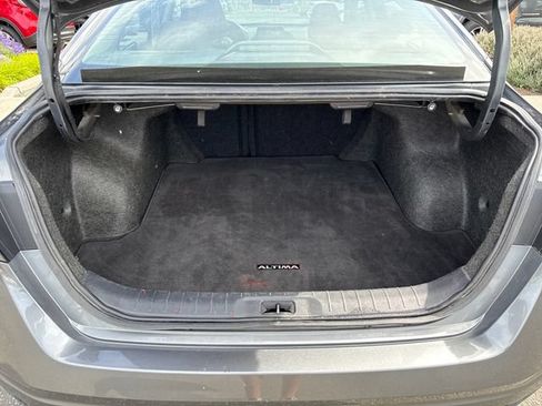 Used 2024 Nissan Altima 2.5 SV FWD image 12