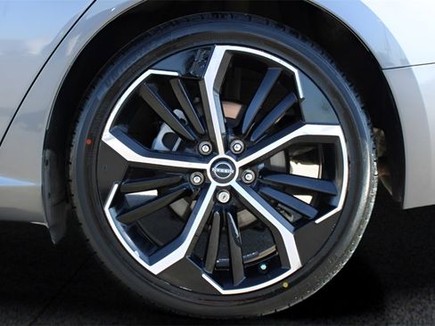 Used 2023 Nissan Altima 2.5 SR image 12