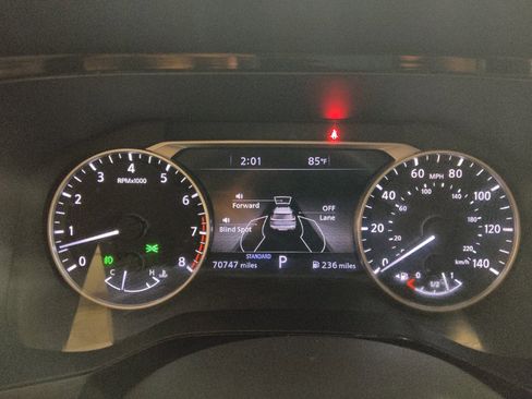 Used 2022 Nissan Pathfinder SL FWD image 23