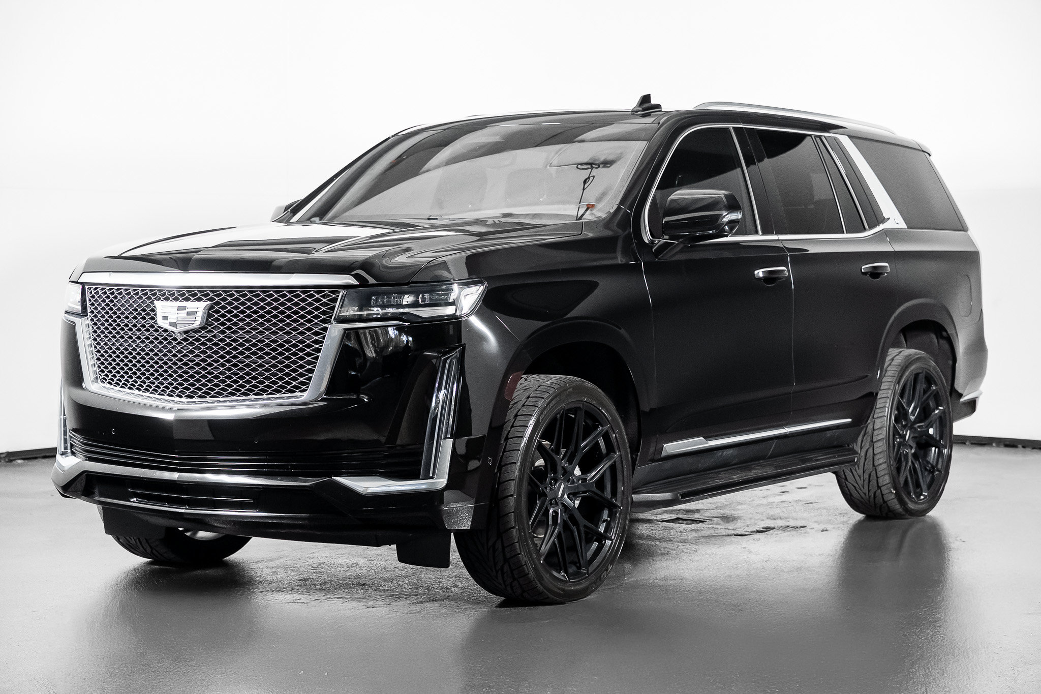 Used 2021 Cadillac Escalade Premium Luxury w/ LPO, Radiant Package AWD/4WD image 12
