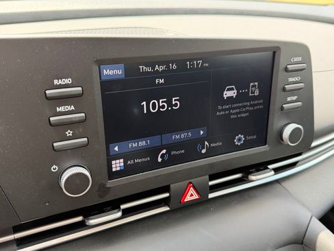 Certified 2025 Hyundai Elantra SE image 20