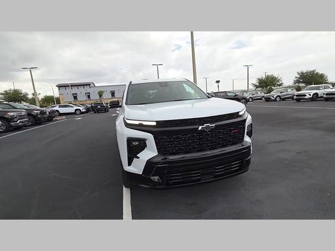 New 2026 Chevrolet Traverse RS w/ LPO, Floor Liner Package FWD image 21
