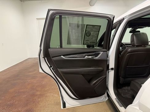 Used 2023 Cadillac XT6 Premium Luxury image 46
