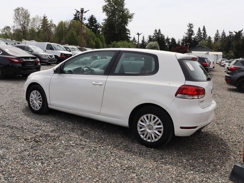 Used 2012 Volkswagen Golf 2-Door FWD image 3
