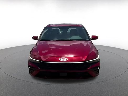 Used 2025 Hyundai Elantra SEL FWD image 2