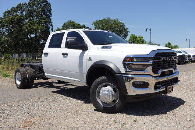 New 2025 RAM 5500 Tradesman w/ Chrome Appearance Group AWD/4WD image 2