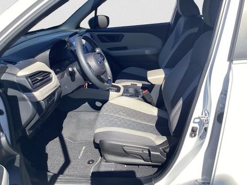 Used 2025 Subaru Forester AWD/4WD image 9