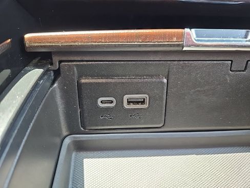 Used 2023 GMC Yukon Denali Ultimate w/ LPO, Floor Liner Package AWD/4WD image 30