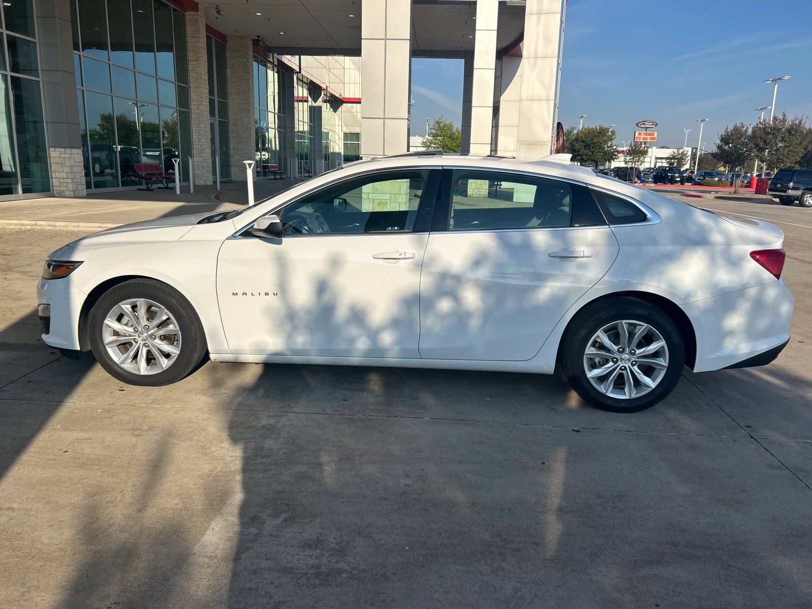 Used 2024 Chevrolet Malibu LT FWD image 15