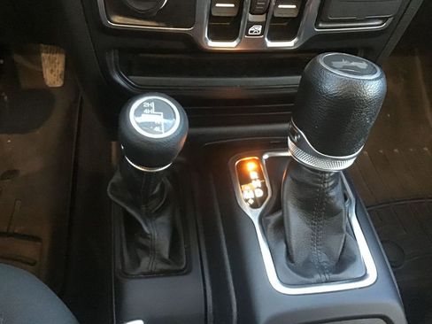 Certified 2023 Jeep Wrangler Sport S image 15