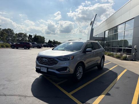 Used 2022 Ford Edge SEL w/ Convenience Package AWD/4WD image 3