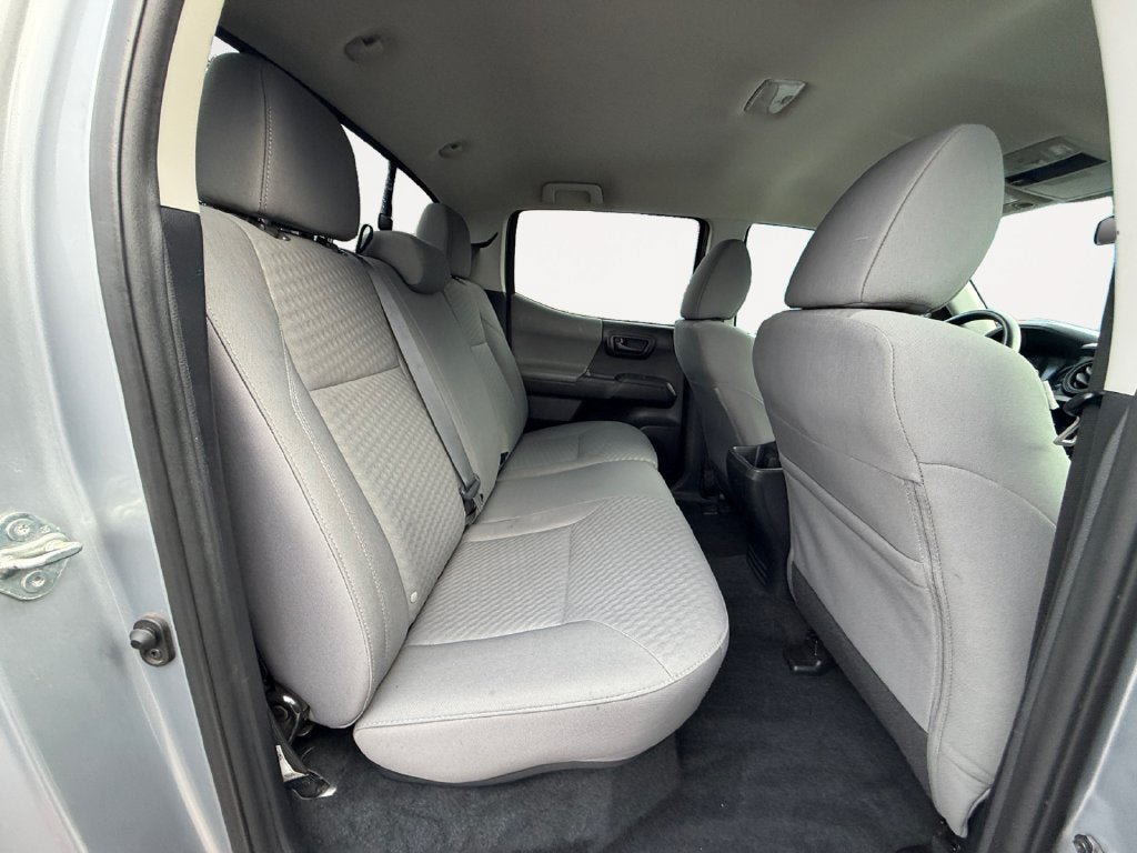 Used 2020 Toyota Tacoma SR AWD/4WD image 23