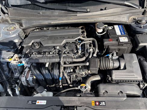 Used 2025 Hyundai Elantra SEL FWD image 33