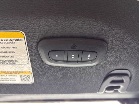 Used 2025 Jeep Wrangler Sport image 40