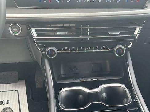 New 2026 Chevrolet Traverse LT w/ Midnight/Sport Edition image 19