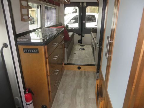 Used 2017 Ford Transit 350 XLT image 17