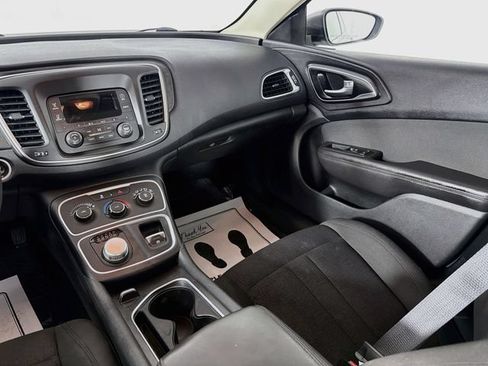 Used 2015 Chrysler 200 LX FWD image 22