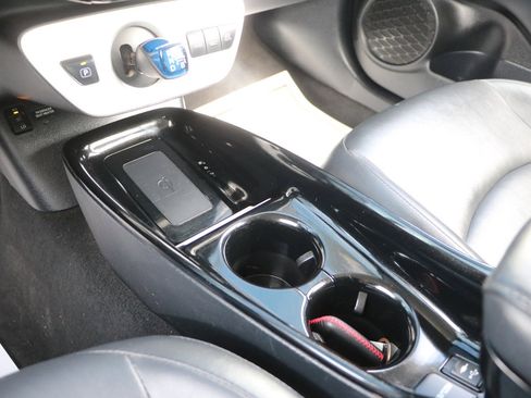Used 2017 Toyota Prius Prime FWD image 25