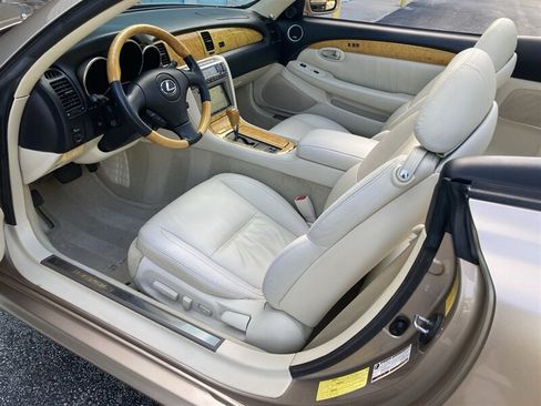 Used 2005 Lexus SC 430 Convertible RWD image 14