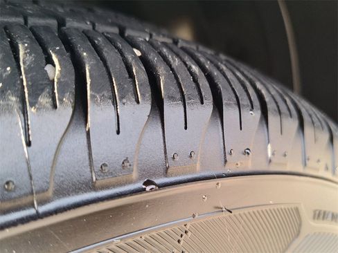 Used 2012 Chrysler Town & Country Limited w/ Luxury Group image 20