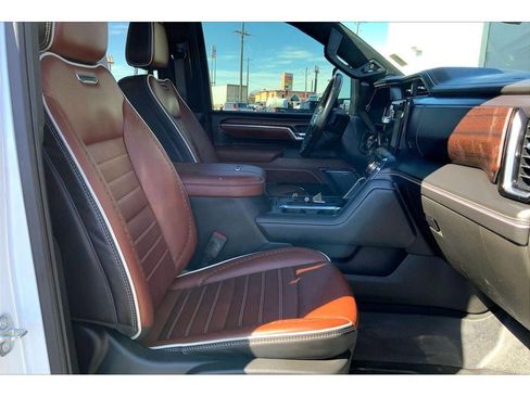 Used 2024 GMC Sierra 3500 Denali Ultimate image 8