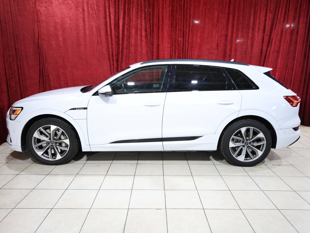 Used 2021 Audi e-tron Premium Plus w/ Premium Plus Package AWD/4WD image 4