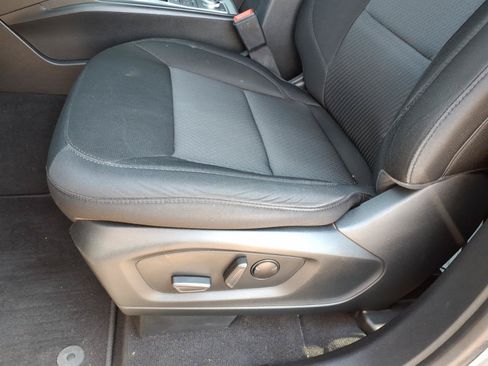 Used 2022 Ford Explorer XLT AWD/4WD image 4