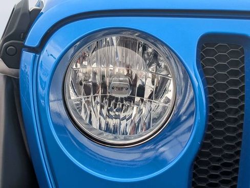 Used 2022 Jeep Wrangler Sport S image 9