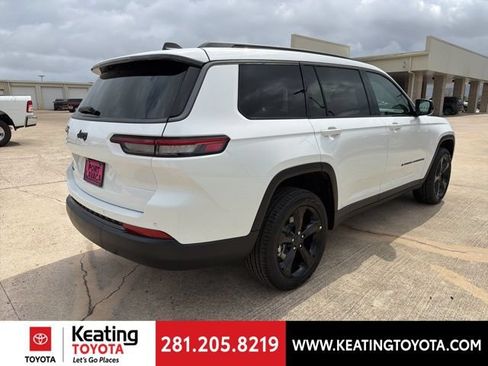 Used 2026 Jeep Grand Cherokee L Limited w/ Limited Altitude Package AWD/4WD image 7